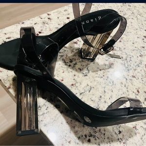 Size 8, Gianni Bini, never worn, brand new, had them for a year & my foot grew